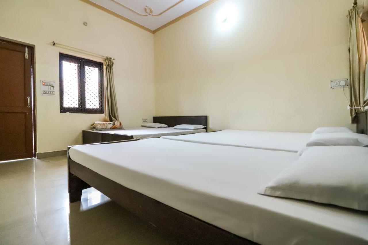 Hotel Spot On 60838 Shri Giriraj Dham Govardhan Zewnętrze zdjęcie